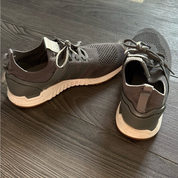 Women’s 247 rev lite new balance - gray size 8 - Picture 5 of 6